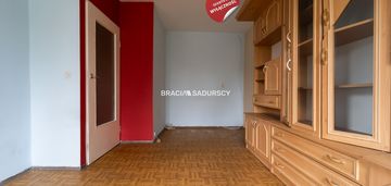 Kawalerka z windą do remontu - telimeny