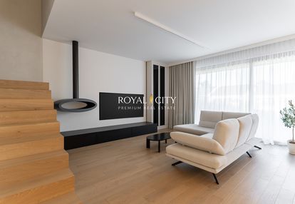 Energooszczędny dom w dąbrowie leśnej premium.