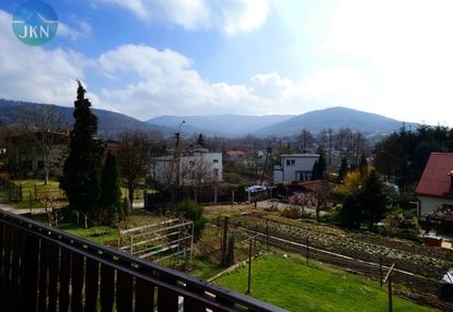 Bliźniak z dwoma mieszkaniami w widokwym miejscu