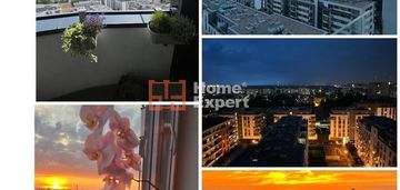 *przestronny apartament z widokiem na miasto*