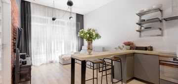 2-pokoje/ wys. 3,3m/ ogród 100m2/ garaż/ komórka