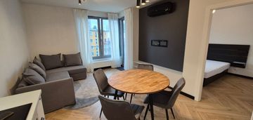 Plac unii - 2 pokoje długoterminowo