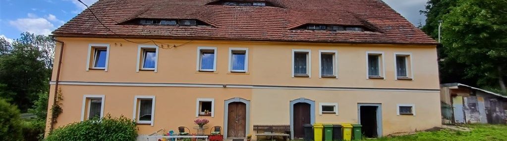 Dom i zabudowa gospodarcza na działce 4,6 ha