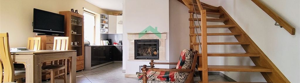 Mały piętrowy domek na jurze, urlop cały rok.