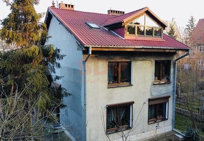 Dąbie- dom przy parku