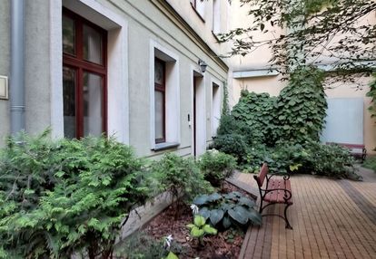 Lokal w luksusowej kamienicy przy teatrze