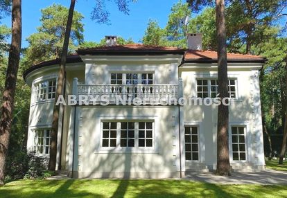 Elegancka willa w strefie a