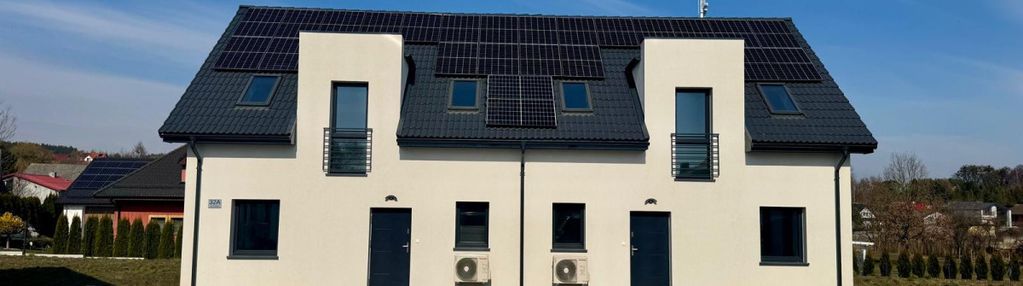 Dom po odbiorach z fotowotaiką i pompą lublewo