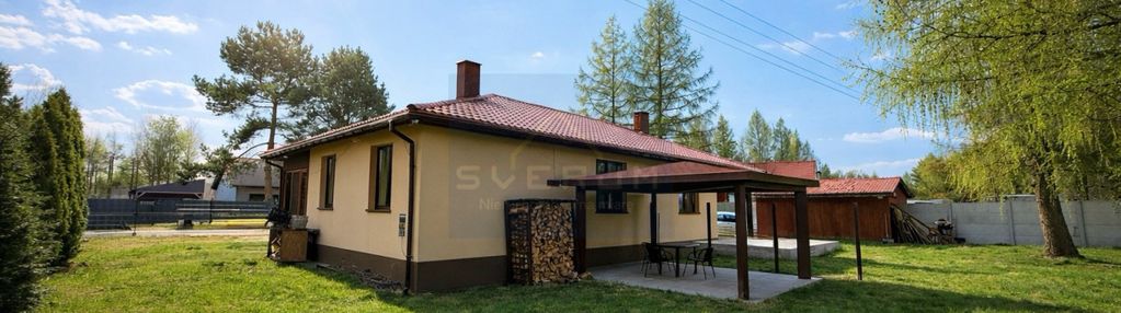 Nowoczesny dom parterowy w spokojnej okolicy