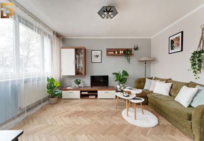 Saska kępa/3p/m2 z balkonem do remontu