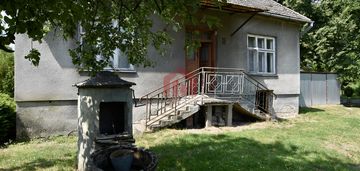 Urokliwy dom z lat 70-tych w malowniczym skrzyszowie, gm. ostrów