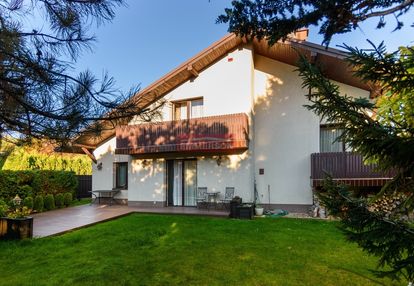 Wolnostojący dom w kameralnym otoczeniu kraków