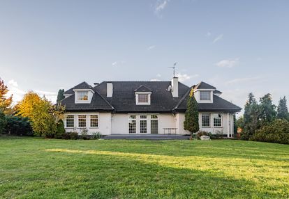Dom z basenem i kortem tenisowym|tyniec mały|332m2