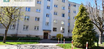 Dwa pokoje, i piętro, balkon , świetna lokalizacja