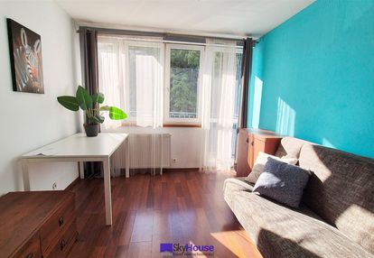 2 pok + kuchnia, balkon przy zielonym placu pereca