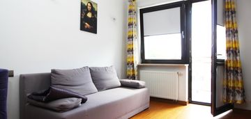 Przestronna kawalerka z balkonem - bronowice