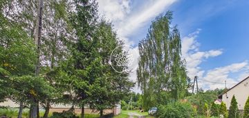 Dom z działką 2200 m² i wysokim garażem