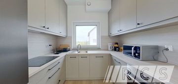 Nowy dom dla rodziny w cichej okolicy