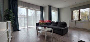 Kameralne osiedle, tereny zielone, miejsce post.