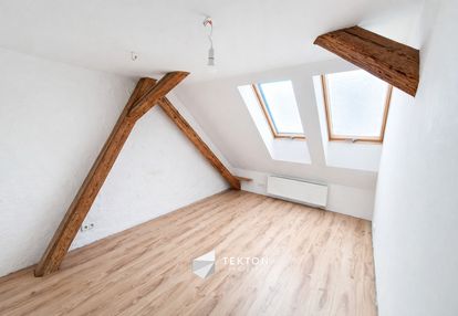 Dwa pokoje z antresolą na łazarzu!