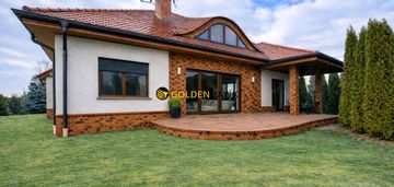 Rezydencja 200 m² | działka 3940 m² | podłogówka |