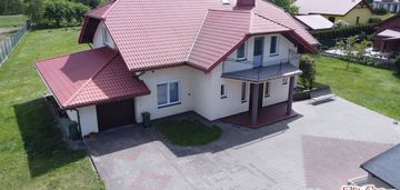 Dom dwu-rodzinny na dużej działce w centrum miasta