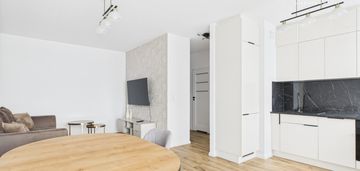 Komfortowy, duży dwupokojowy apartament letnica