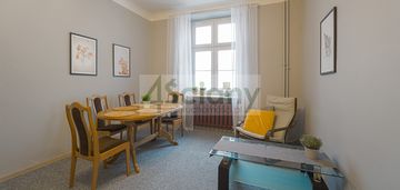 Mieszkanie w zabytkowej kamienicy tuż przy metrze!