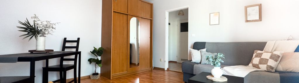 Pokój z kuchnią i komórką lok. tuż przy tramwaju!