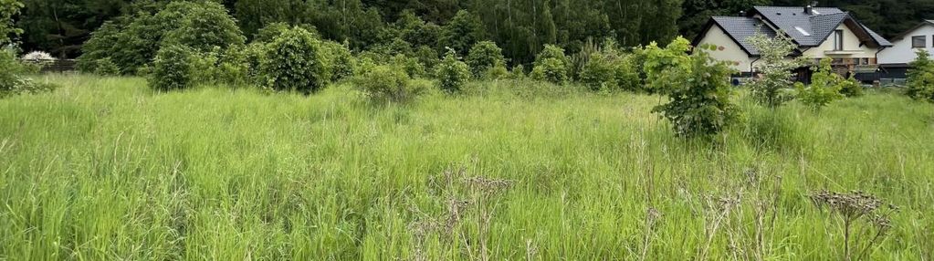 Działki graniczące z lasem w pełni uzbrojone !