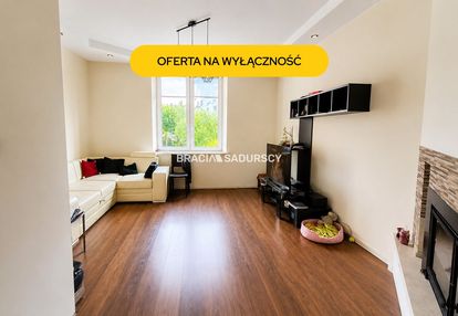 Na wyłaczność, korabnicka.