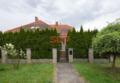 Dom wolnostojący z ogrodem. blisko stacji pkp brzeg dln.