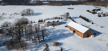 Siedlisko 1,17 ha, duża stodoła 442 m², skolity