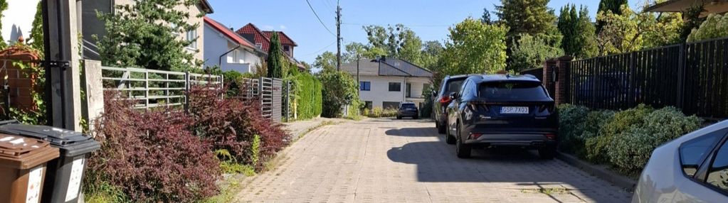 Działka z domem na jasieniu