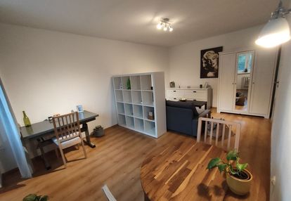 2 pokoje na bielanach | balkon | zieleń za oknem