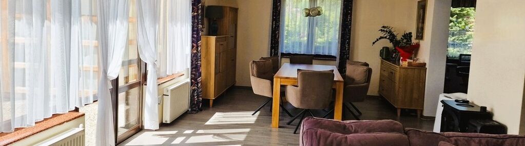 Ładny dom w topowej dzielnicy wałrzycha