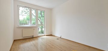 =rozkładowe 3 pokoje na oporowie=