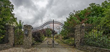 Dom do remontu z dużą działką 4000 m² – wrocław