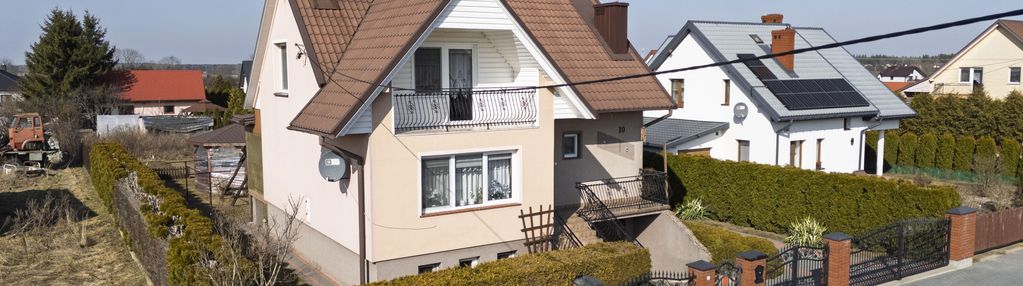 Komfortowy dom w rozogach - ładna działka i cicha okolica