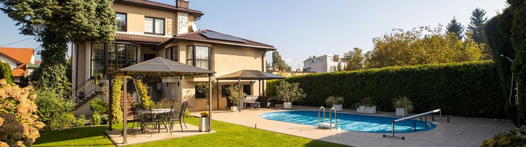 Zacisze - willa z basenem i ogrodem