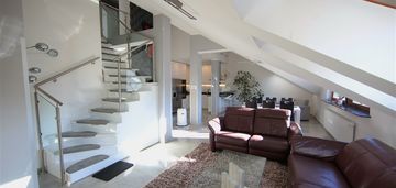 Nowoczesny dwupoziomowy apartament w centrum
