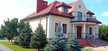 Dom 360 m2 na działce 1,5 ha / stalowa wola