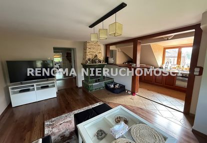 Piętro willi z ogrodem i garażem * aktualne