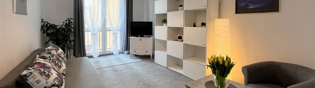 Przytulne mieszkanie w iii alei z balkonem