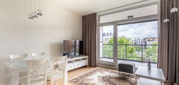 Garderoba | 2 miejsca | wilanów | tramwaj
