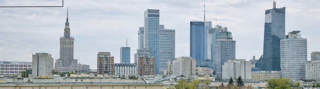 Dwustronne/ balkon / metro / plac bankowy /parking