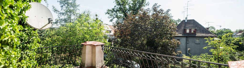 Piętro w pięknej willi/zielone krzyki - borek