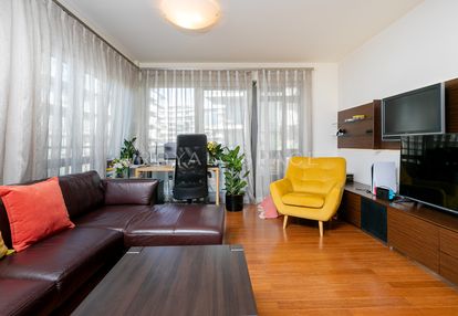 Nowoczesny apartament na wiślanych tarasach