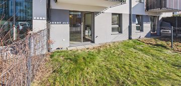 Ogródek i miejsce w hali i komórka i nowe osiedle