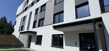 Przestronne, duży salon (25m2), balkon, osobne wc